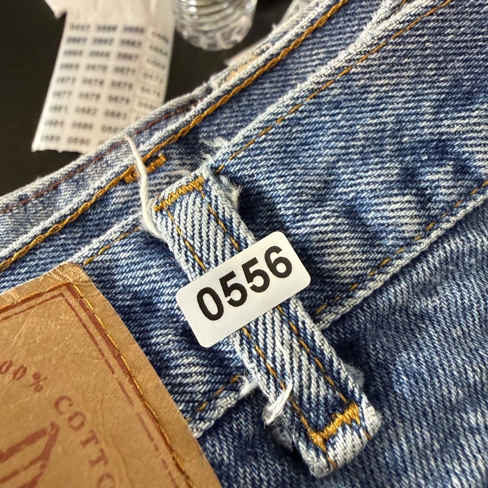 Vintage Denim Jorts Size 32 Baggy 90s Style Fade Blue - Picture 8 of 8